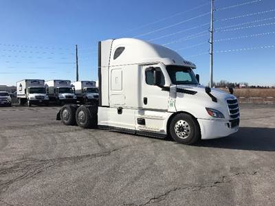 Freightliner Cascadia 126 Sleeper Semi Truck - 72" Integral Sleeper, 455HP, 12 Speed Automatic