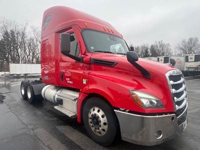 Freightliner Cascadia 126 Sleeper Semi Truck - 60" Integral Sleeper, 455HP, 12 Speed Automatic