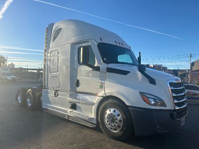 Freightliner Cascadia 126 Sleeper Semi Truck - 72" Integral Sleeper, 455HP, 10 Speed Manual