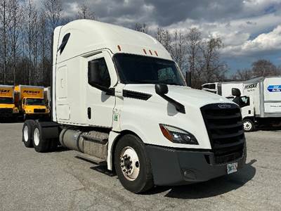 Freightliner Cascadia 126 Sleeper Semi Truck - 72" Integral Sleeper, 475HP, 10 Speed Manual