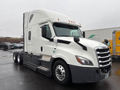 Freightliner Cascadia 126 Sleeper Semi Truck - 72" Integral Sleeper, 455HP, 10 Speed Manual