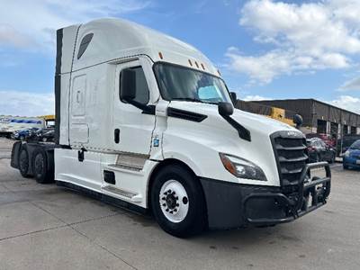 Freightliner Cascadia 126 Sleeper Semi Truck - 72" Integral Sleeper, 450HP, 12 Speed Automatic