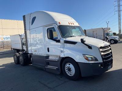 Freightliner Cascadia 126 Sleeper Semi Truck - 72" Integral Sleeper, 450HP, 12 Speed Automatic