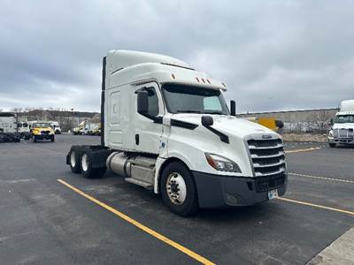 Freightliner Cascadia 126 Sleeper Semi Truck - 60" Integral Sleeper, 455HP, 10 Speed Manual