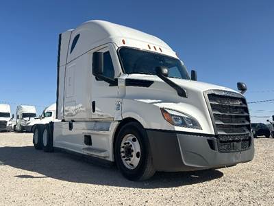 Freightliner Cascadia 126 Sleeper Semi Truck - 72" Integral Sleeper, 455HP, 12 Speed Automatic