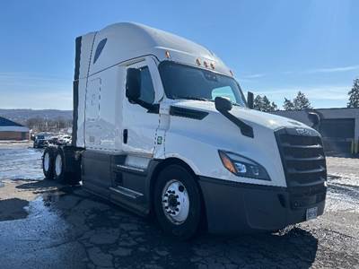 Freightliner Cascadia 126 Sleeper Semi Truck - 72" Integral Sleeper, 450HP, 12 Speed Automatic