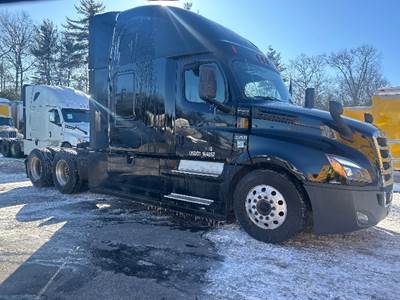 Freightliner Cascadia 126 Sleeper Semi Truck - 72" Integral Sleeper, 455HP, 12 Speed Automatic