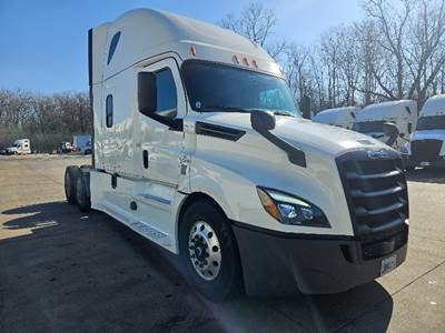 Freightliner Cascadia 126 Sleeper Semi Truck - 72" Integral Sleeper, 455HP, 12 Speed Automatic