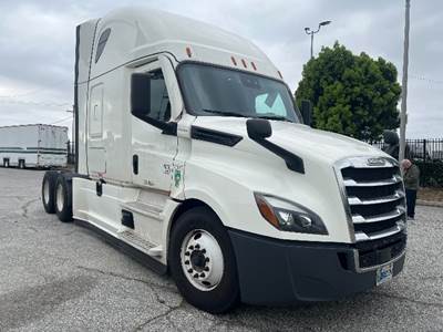 Freightliner Cascadia 126 Sleeper Semi Truck - 72" Integral Sleeper, 455HP, 12 Speed Automatic