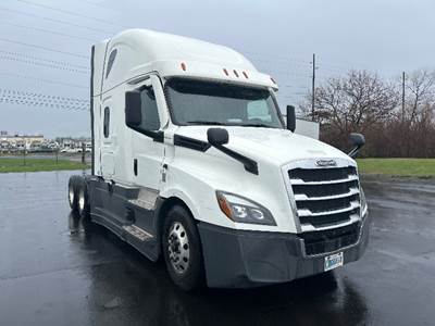 Freightliner Cascadia 126 Sleeper Semi Truck - 72" Integral Sleeper, 455HP, 10 Speed Manual