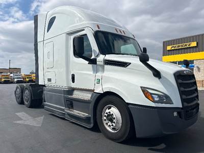 Freightliner Cascadia 126 Sleeper Semi Truck - 72" Integral Sleeper, 450HP, 12 Speed Automatic