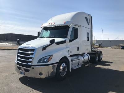 Freightliner Cascadia 126 Sleeper Semi Truck - 72" Integral Sleeper, 505HP, 12 Speed Automatic
