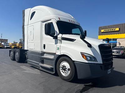 Freightliner Cascadia 126 Sleeper Semi Truck - 72" Integral Sleeper, 450HP, 12 Speed Automatic