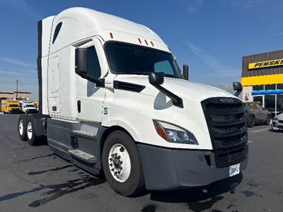 Freightliner Cascadia 126 Sleeper Semi Truck - 72" Integral Sleeper, 450HP, 12 Speed Automatic