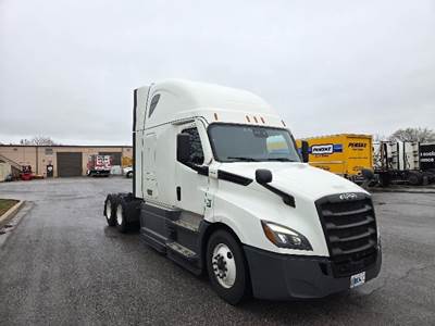 Freightliner Cascadia 126 Sleeper Semi Truck - 72" Integral Sleeper, 450HP, 12 Speed Automatic