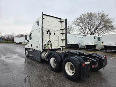Freightliner Cascadia 126 Sleeper Semi Truck - 72" Integral Sleeper, 450HP, 12 Speed Automatic