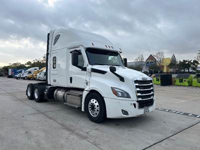 Freightliner Cascadia 126 Sleeper Semi Truck - 72" Integral Sleeper, 505HP, 12 Speed Automatic