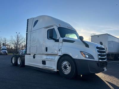 Freightliner Cascadia 126 Sleeper Semi Truck - 72" Integral Sleeper, 455HP, 12 Speed Automatic