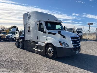 Freightliner Cascadia 126 Sleeper Semi Truck - 72" Integral Sleeper, 455HP, 10 Speed Manual
