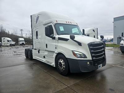 Freightliner Cascadia 126 Sleeper Semi Truck - 72" Integral Sleeper, 455HP, 12 Speed Automatic
