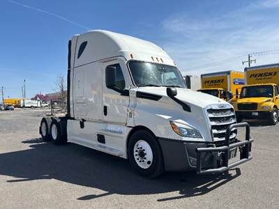 Freightliner Cascadia 126 Sleeper Semi Truck - 72" Integral Sleeper, 455HP, 12 Speed Automatic