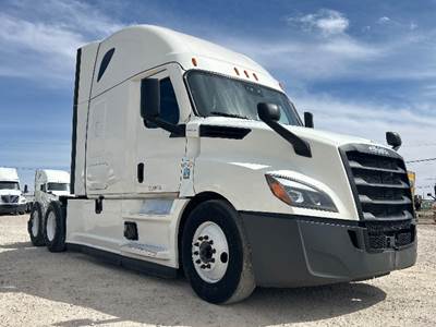 Freightliner Cascadia 126 Sleeper Semi Truck - 72" Integral Sleeper, 455HP, 12 Speed Automatic