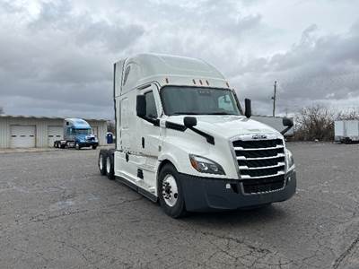 Freightliner Cascadia 126 Sleeper Semi Truck - 72" Integral Sleeper, 455HP, 12 Speed Automatic