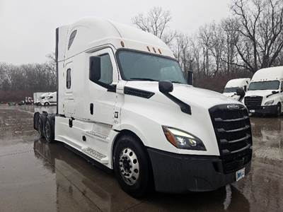 Freightliner Cascadia 126 Sleeper Semi Truck - 72" Integral Sleeper, 455HP, 12 Speed Automatic