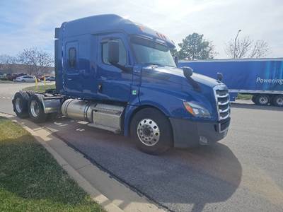 Freightliner Cascadia 126 Sleeper Semi Truck - 60" Integral Sleeper, 455HP, 10 Speed Manual