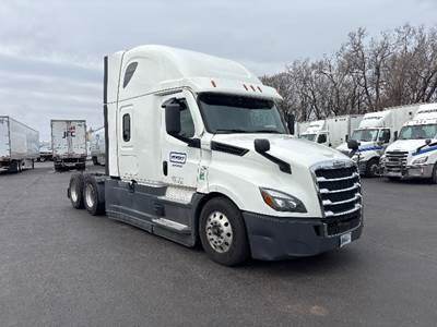 Freightliner Cascadia 126 Sleeper Semi Truck - 72" Integral Sleeper, 455HP, 10 Speed Manual