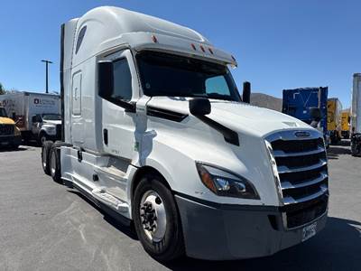 Freightliner Cascadia 126 Sleeper Semi Truck - 72" Integral Sleeper, 455HP, 12 Speed Automatic