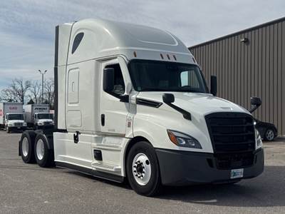 Freightliner Cascadia 126 Sleeper Semi Truck - 72" Integral Sleeper, 455HP, 12 Speed Automatic