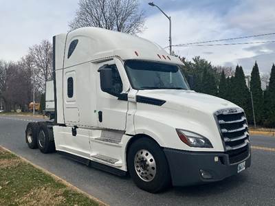Freightliner Cascadia 126 Sleeper Semi Truck - 72" Integral Sleeper, 475HP, 12 Speed Automatic