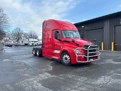 Freightliner Cascadia 126 Sleeper Semi Truck - 72" Integral Sleeper, 455HP, 12 Speed Automatic