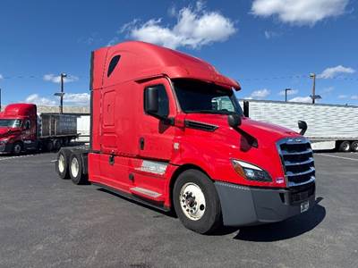 Freightliner Cascadia 126 Sleeper Semi Truck - 72" Integral Sleeper, 455HP, 12 Speed Automatic