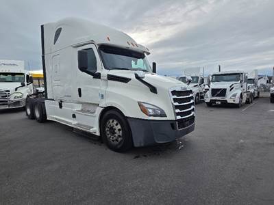 Freightliner Cascadia 126 Sleeper Semi Truck - 72" Integral Sleeper, 455HP, 12 Speed Automatic