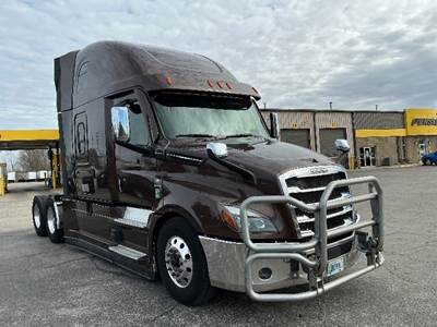Freightliner Cascadia 126 Sleeper Semi Truck - 72" Integral Sleeper, 455HP, 10 Speed Manual