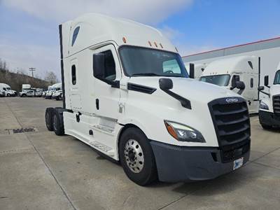 Freightliner Cascadia 126 Sleeper Semi Truck - 72" Integral Sleeper, 455HP, 12 Speed Automatic