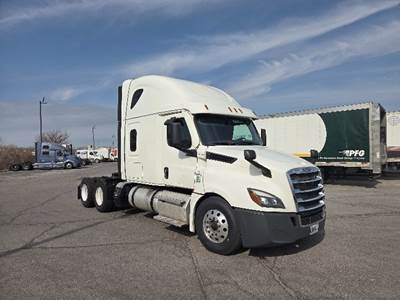 Freightliner Cascadia 126 Sleeper Semi Truck - 72" Integral Sleeper, Cummins 450HP, 10 Speed Automatic