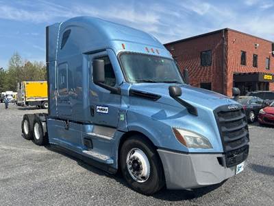 Freightliner Cascadia 126 Sleeper Semi Truck - 72" Integral Sleeper, 455HP, 12 Speed Automatic