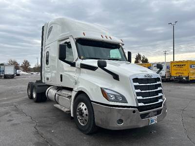 Freightliner Cascadia 126 Sleeper Semi Truck - 72" Integral Sleeper, 505HP, 12 Speed Automatic