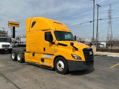 Freightliner Cascadia 126 Sleeper Semi Truck - 72" Integral Sleeper, 455HP, 12 Speed Automatic