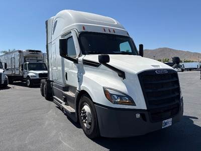 Freightliner Cascadia 126 Sleeper Semi Truck - 72" Integral Sleeper, 450HP, 12 Speed Automatic