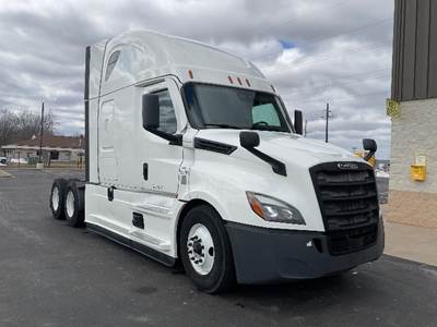 Freightliner Cascadia 126 Sleeper Semi Truck - 72" Integral Sleeper, 455HP, 12 Speed Automatic