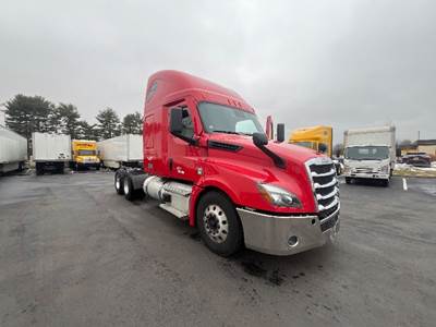 Freightliner Cascadia 126 Sleeper Semi Truck - 60" Integral Sleeper, 455HP, 12 Speed Automatic