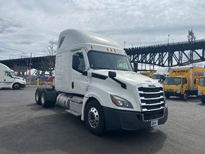 Freightliner Cascadia 126 Sleeper Semi Truck - 72" Integral Sleeper, 455HP, 12 Speed Automatic