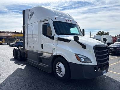 Freightliner Cascadia 126 Sleeper Semi Truck - 72" Integral Sleeper, 450HP, 12 Speed Automatic