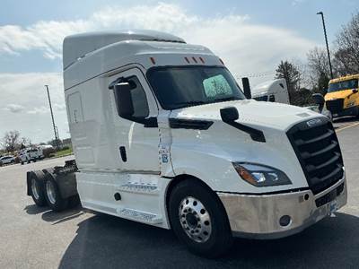 Freightliner Cascadia 126 Sleeper Semi Truck - 72" Integral Sleeper, 455HP, 12 Speed Automatic