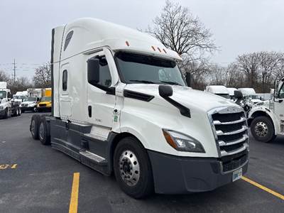 Freightliner Cascadia 126 Sleeper Semi Truck - 72" Integral Sleeper, 455HP, 10 Speed Manual