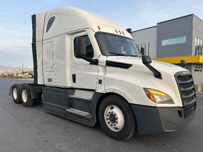 Freightliner Cascadia 126 Sleeper Semi Truck - 72" Integral Sleeper, 450HP, 12 Speed Automatic